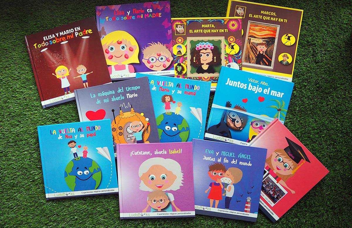 Libros personalizados con fotos y avatares de toda la familia