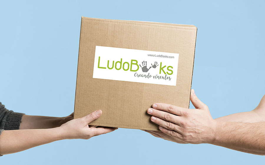 Caja ecológica de envío de libro personalizado
